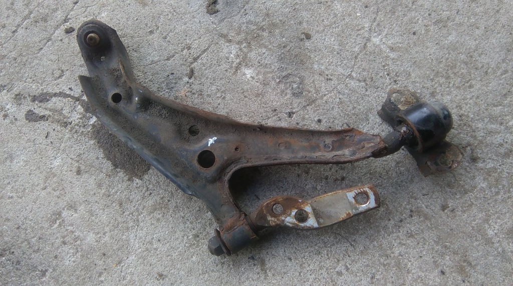 фото №1, Nissan primera p11 рычаг правый передний