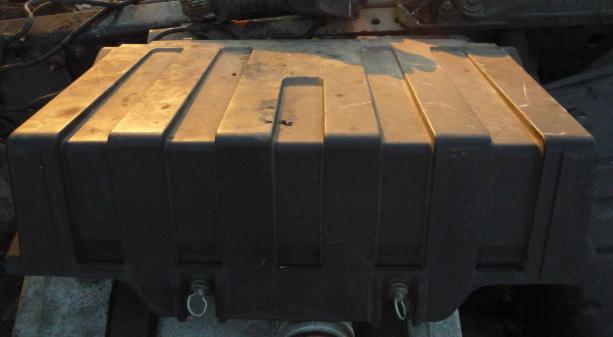 фото №1, Man tga крышка na аккумуляторы широкая