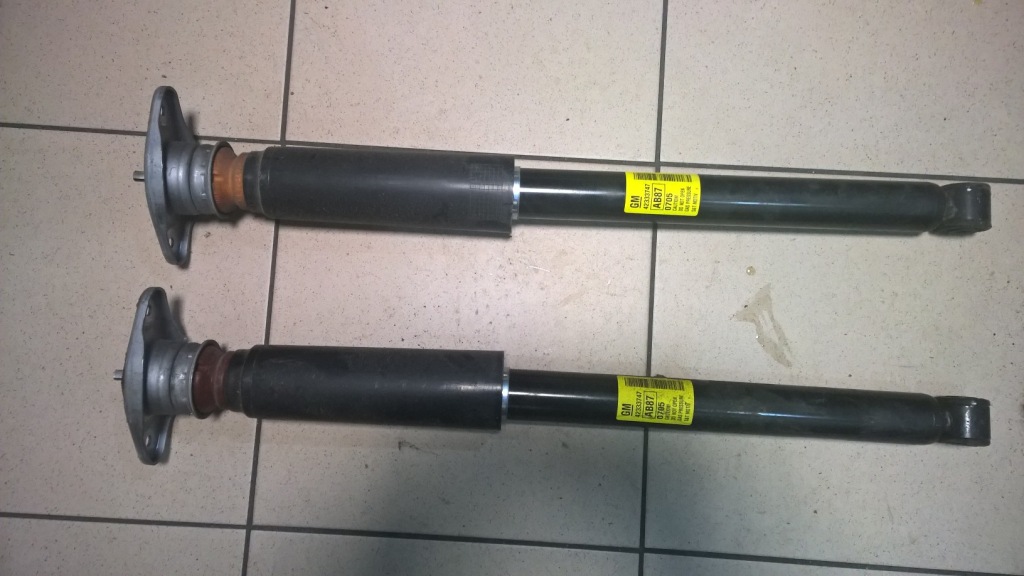 фото №1, Амортизатор задний комплект 2 szt.42333747 opel karl