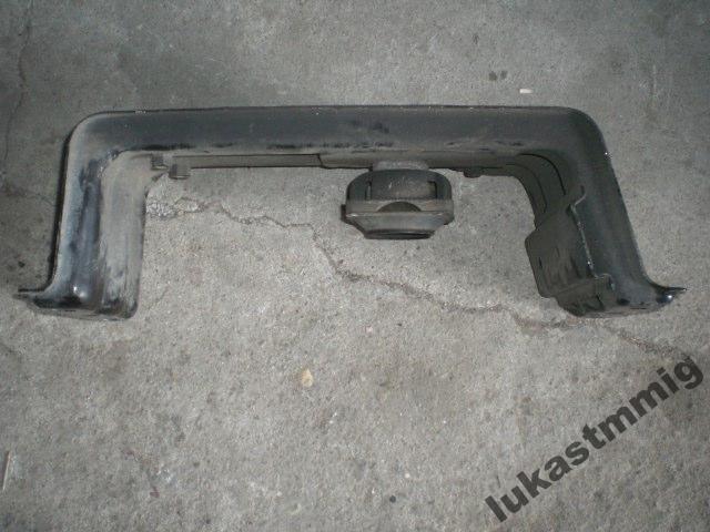 Подушка кронштейн mercedes cls 500 a2512401818 Цена