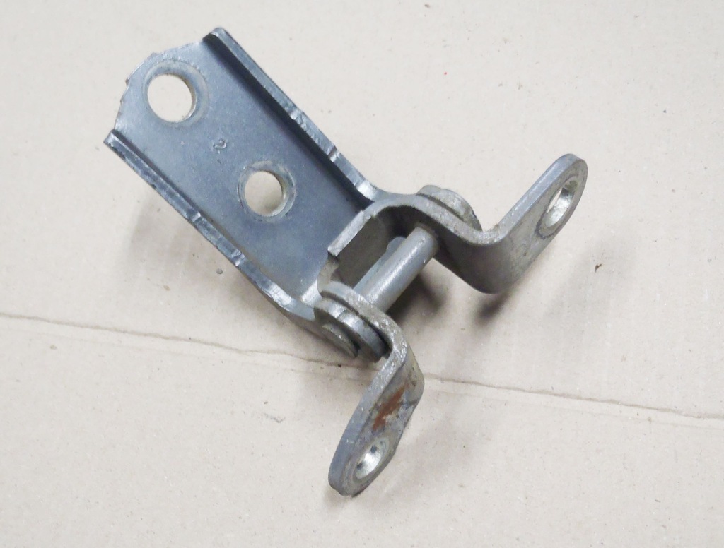 фото №1, Yaris auris verso rav corolla avensis петля дверь