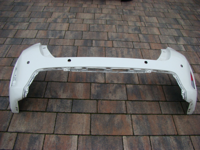 фото №1, Toyota auris hybryda-zderzak задняя