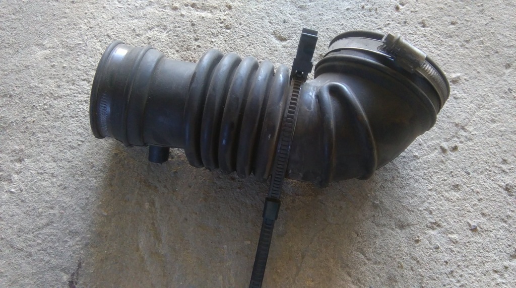 фото №1, Nissan primera p11 lift 2.0 td шланг повітря