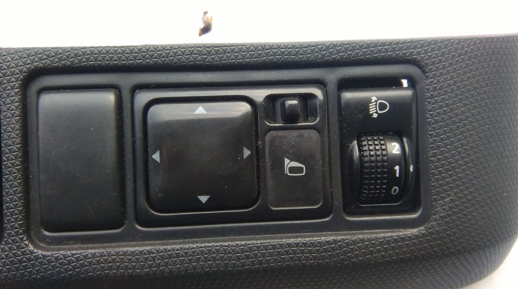 фото №1, Nissan micra k12 переключатель