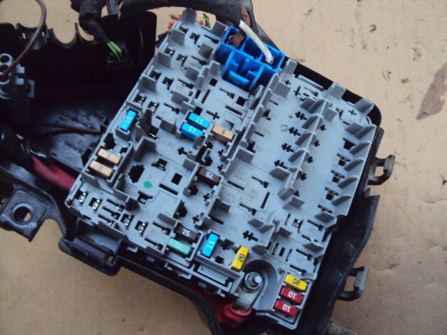 фото №3, Коробка предохранителей alfa romeo giulietta