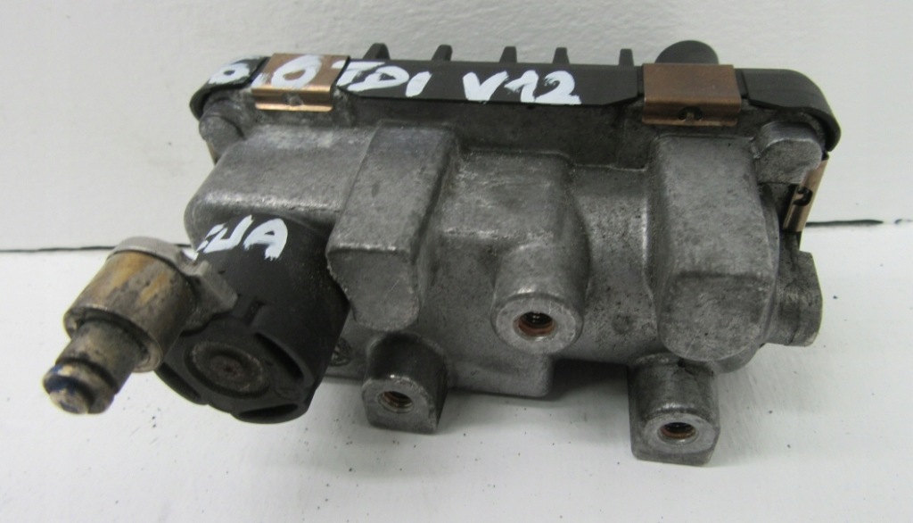 Регулятор блок управления турбины audi q7 6.0 tdi g-14 Киев