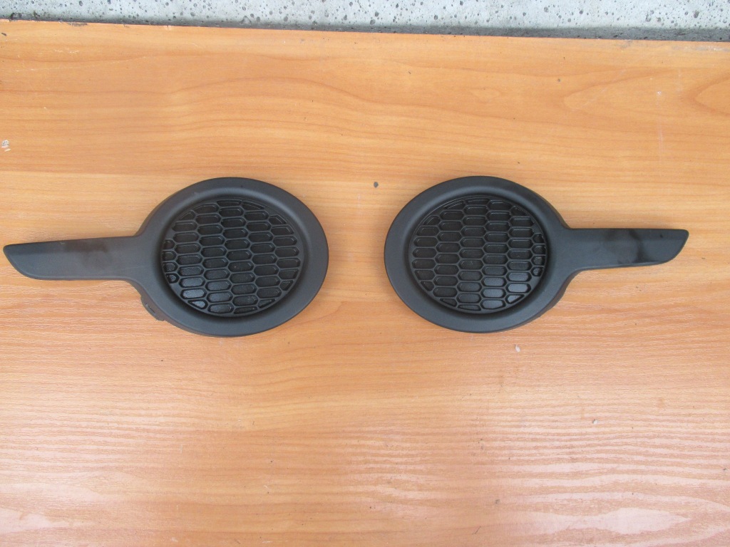 фото №1, Peugeot 208 молдинг решётка противотуманной фары бампера