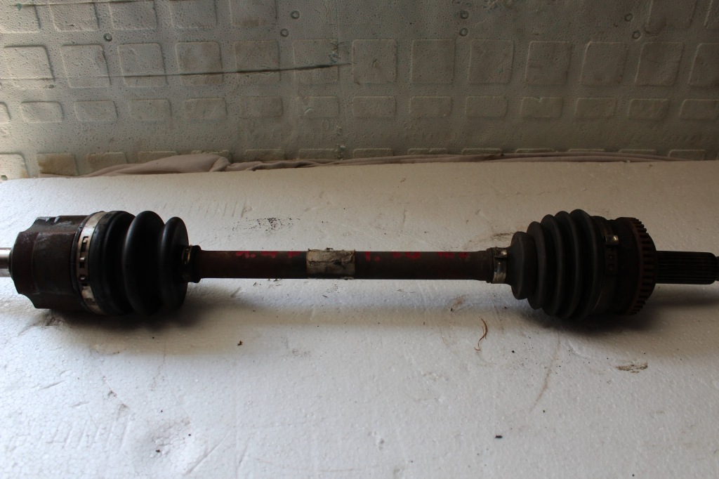 Купити Привідний вал ліва hyundai 1 30 1,4 b 07-2012 r