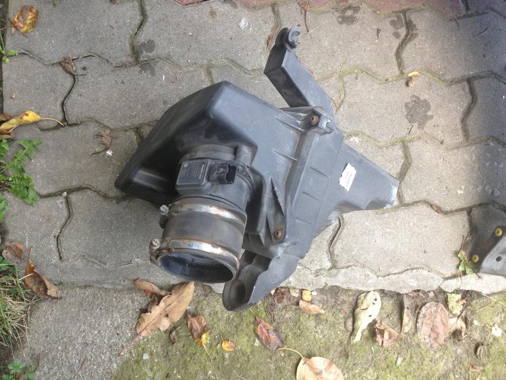 фото №1, Volvo s40,v50 2.0d корпус фильтра воздуха