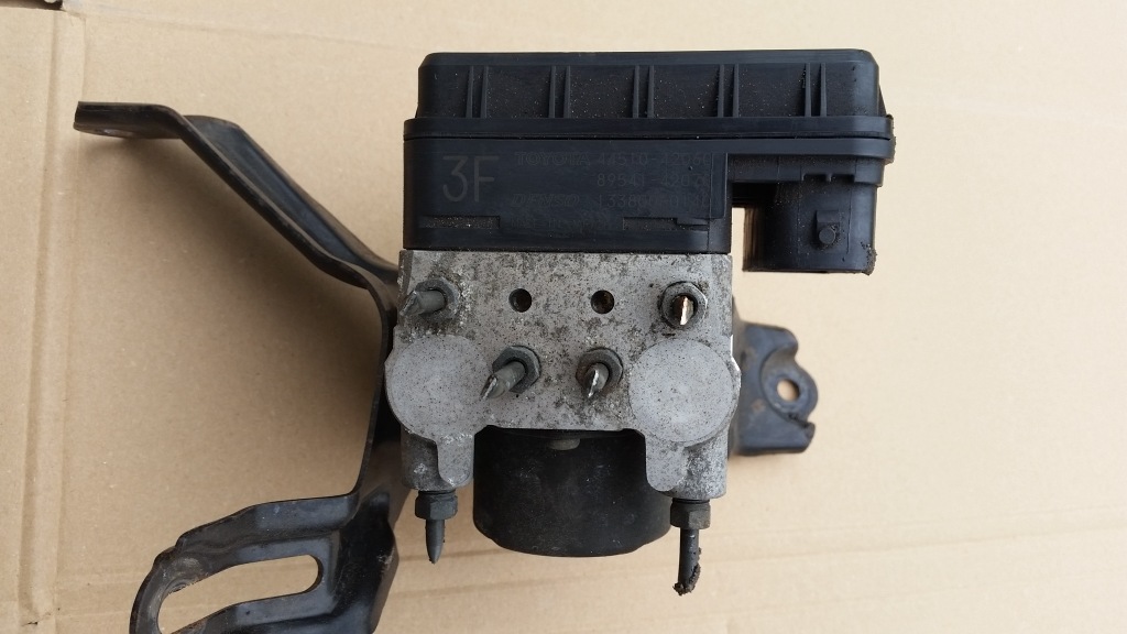 фото №1, Toyota rav 4 rav4 00-05 насос abs absu