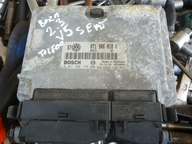 фото №1, Бортовой компьютер 2.3 golf 4 leon toledo 071906018k