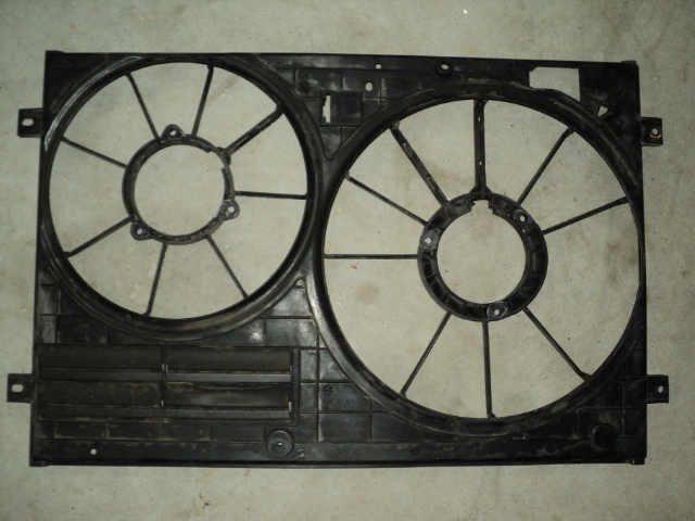 фото №1, Vw golf корпус вентилятора 1k0121207n