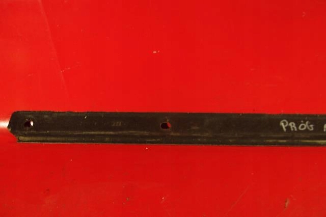 Накладка нижняя порог левая или правый  audi a3 2013 8v0 Оригинал