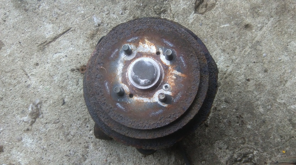 Купити Suzuki liana поворотний кулак права задня задня