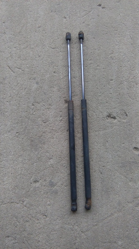 фото №1, Mazda 2 02-07 привод амортизатор крышки задняя