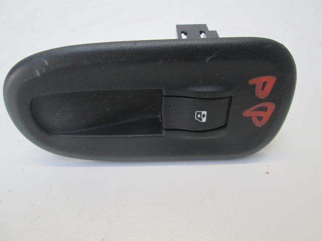 фото №2, Панель кнопка стекло правый перед master iii