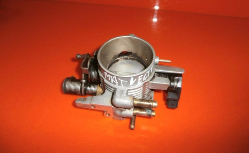 фото №1, Дросельна заслінка + датчик opel vectra b 1.8 5kw90441