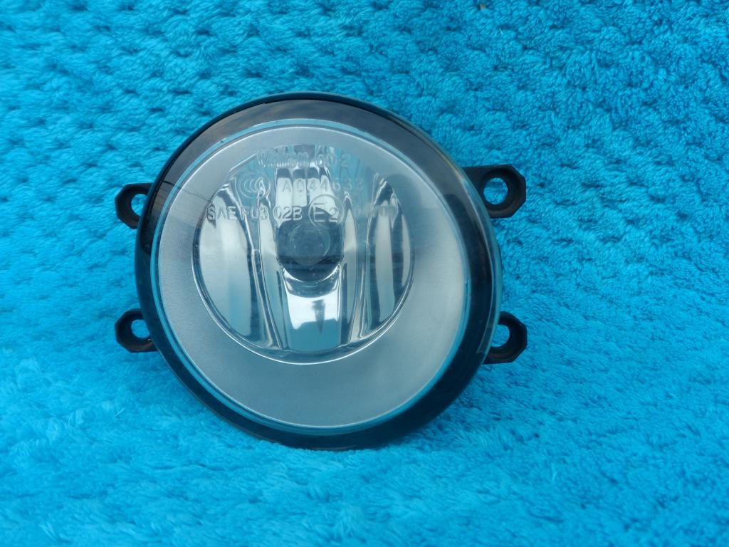 фото №1, Toyota aygo 08 противотуманная фара правый oryg полный 81210-0d041