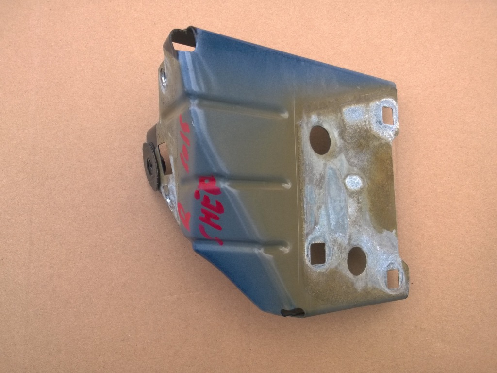 фото №1, Jeep cherokee кронштейн кронштейн крыла правое 14-