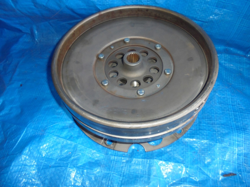 фото №1, Audi a4 a5 8t колесо двухмассовый 0aw105317aw