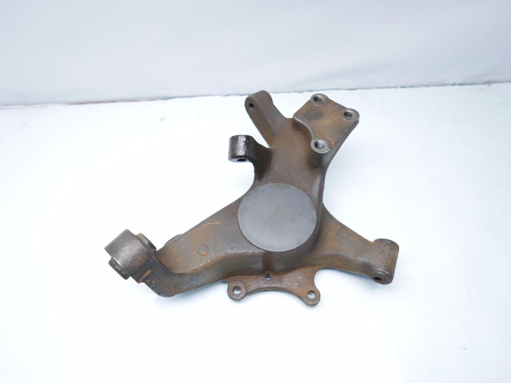 Поворотный кулак правый  задняя ford mondeo mk2 96-00 hb Недорого