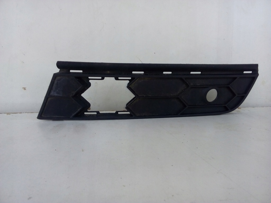 фото №1, Skoda yeti решётка бампера правая