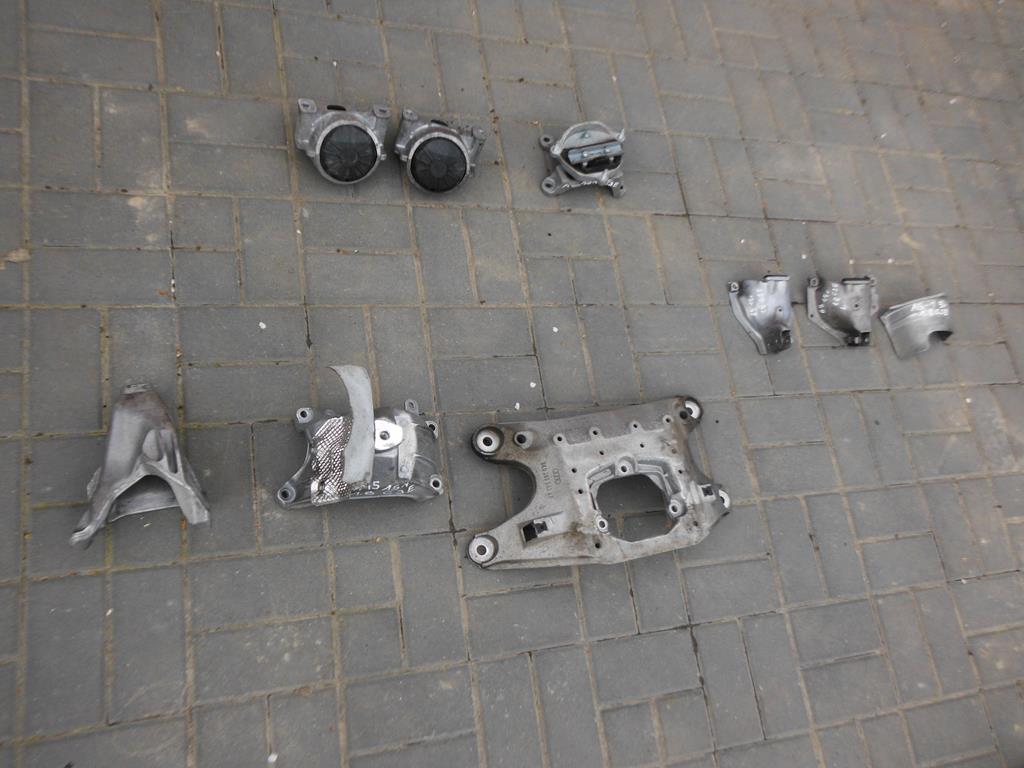 фото №1, Audi a5 8t sportback 1.8 tfsi кронштейн подушка двигун