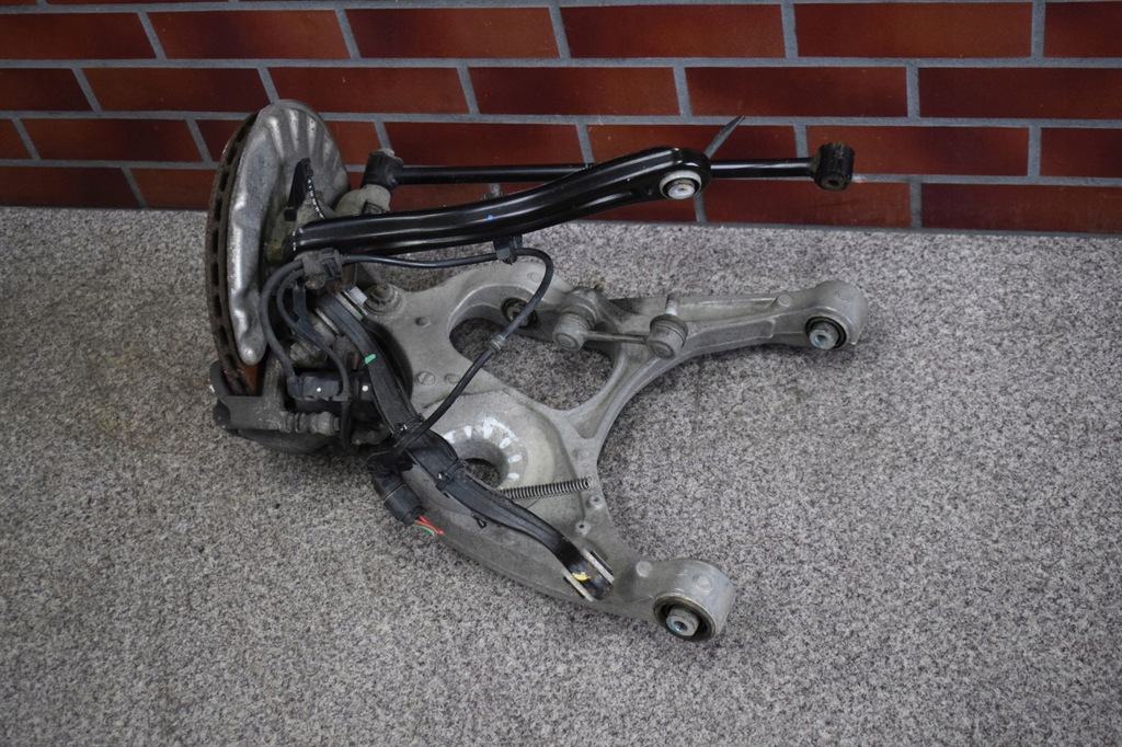 фото №1, Поворотний кулак ступиця права важіль задня mercedes ml w166