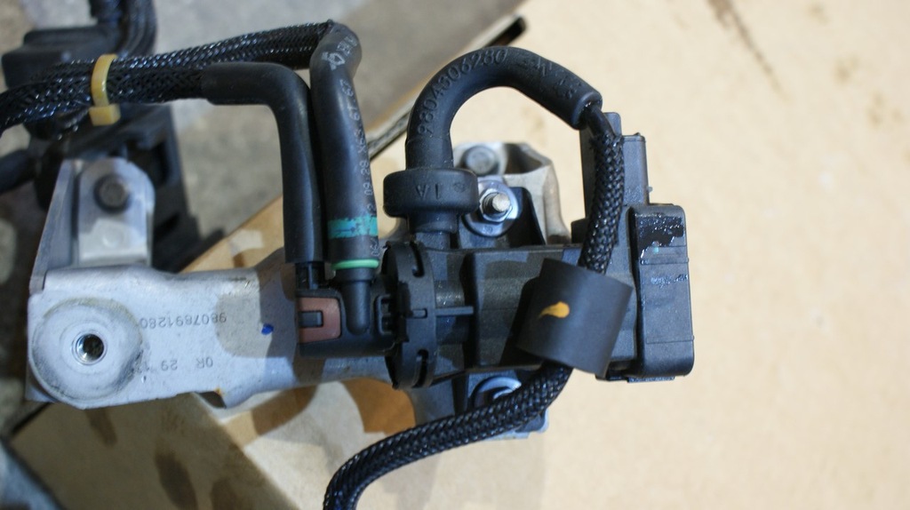 фото №1, Citroen peugeot 1.2 thp / клапан вакуумa