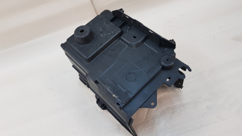 фото №4, Mazda 3 коробка акумулятор bp4k56040