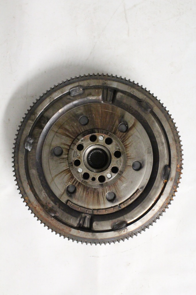 Купити Колесо двомасовий mazda 6 2 gh 2.2 d r2aa 2010r