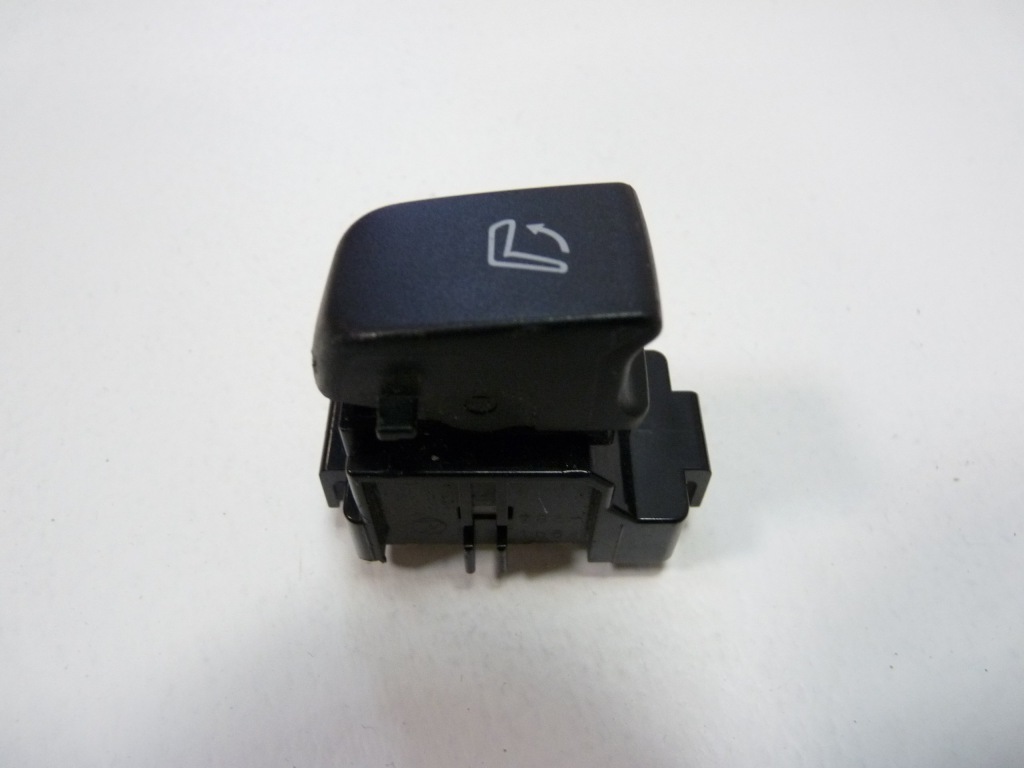 фото №1, Mbm levorg кнопка складывания сидений