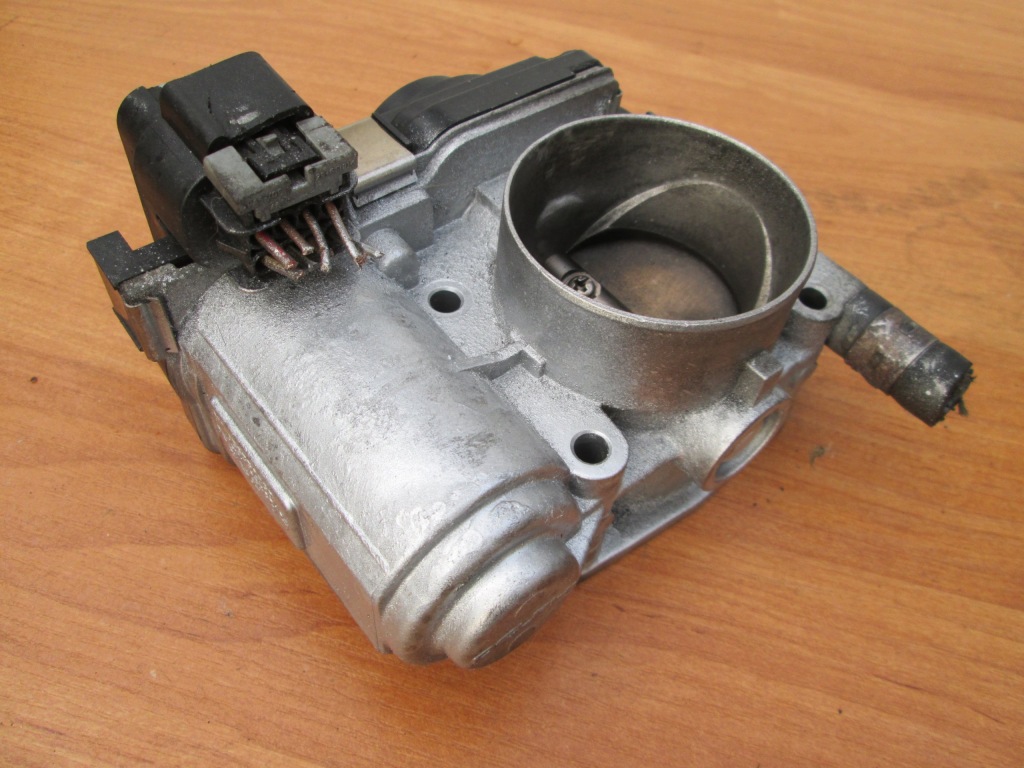 Opel astra iii h meriva zafira b 1.6 16v z16xep дросельна заслінка 055559227 lux Ціна