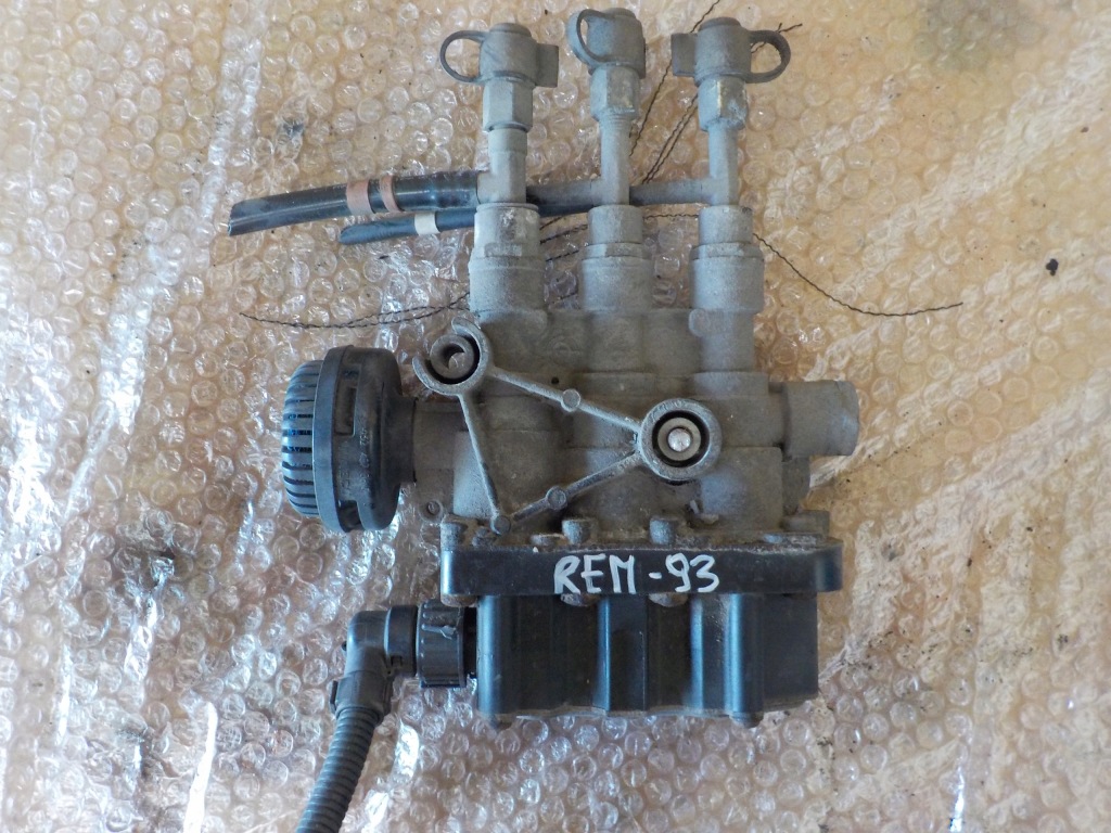 Клапан подушек ecas renault magnum 440 4728800010 Цена