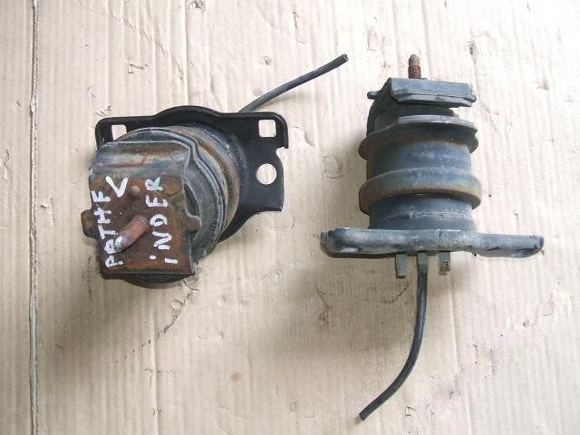 фото №1, Pathfinder r51 navara d40 кронштейн кронштейн подушка