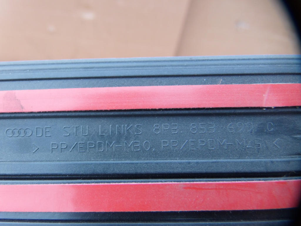 фото №4, Молдинг крыло задняя левая audi a3 8p3 3d