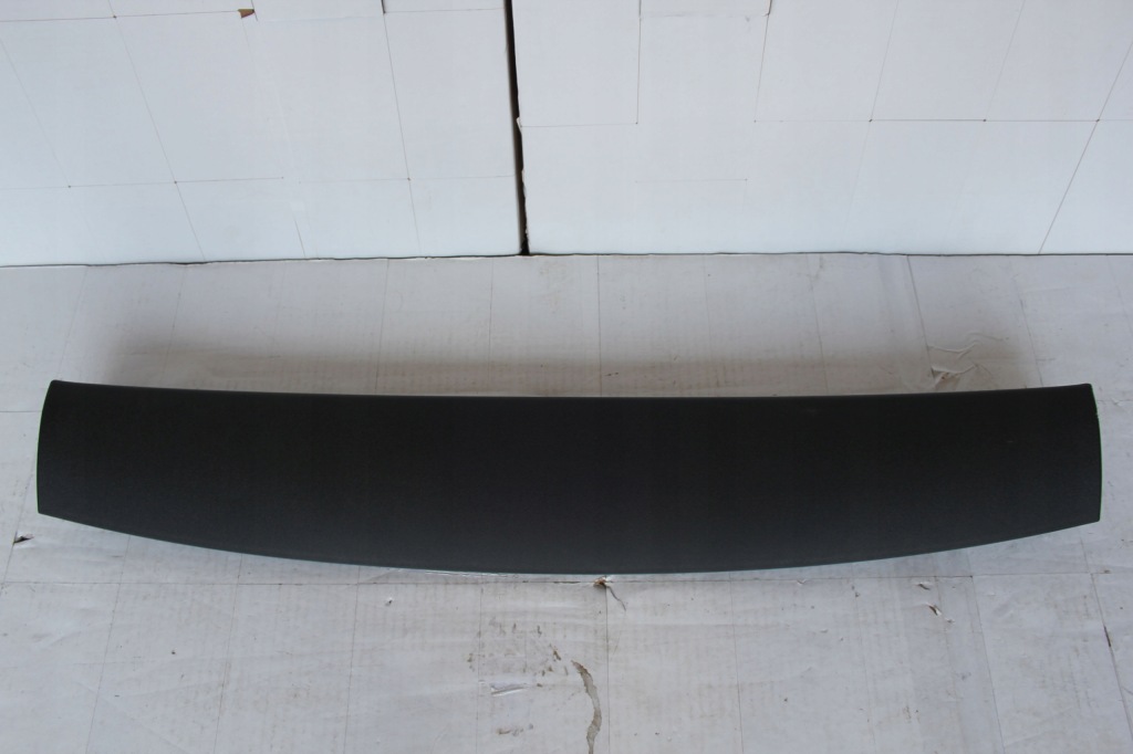 фото №1, Оббивка кришки багажника vw tiguan 5n0867707b