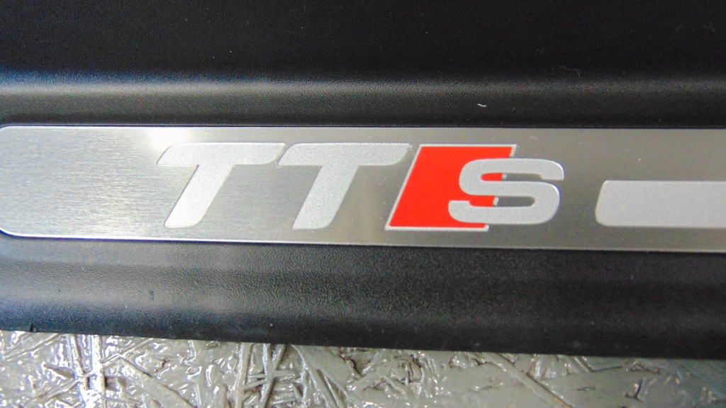 фото №7, Молдинг порог правая audi tt s 8j0853492g