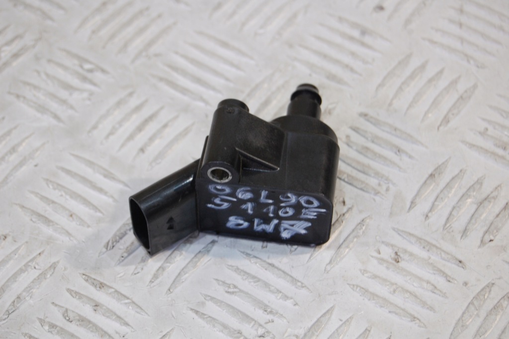 фото №1, Катушка зажигания audi a5 f5 8w7 06l905110e