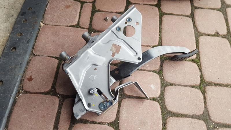 Купить Педаль тормоза новый renault captur