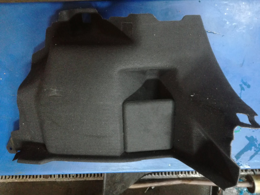 Купити Ford fiesta mk8 оббивка обшивка багажника правий