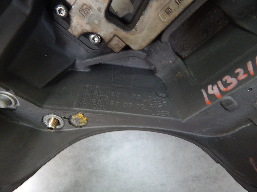 фото №9, Mercedes a-klasa w168 lift- повітропровід шкіра bdb