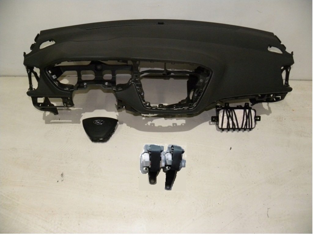 фото №1, Hyundai i20 панель приладів консоль подушки безпеки ремені