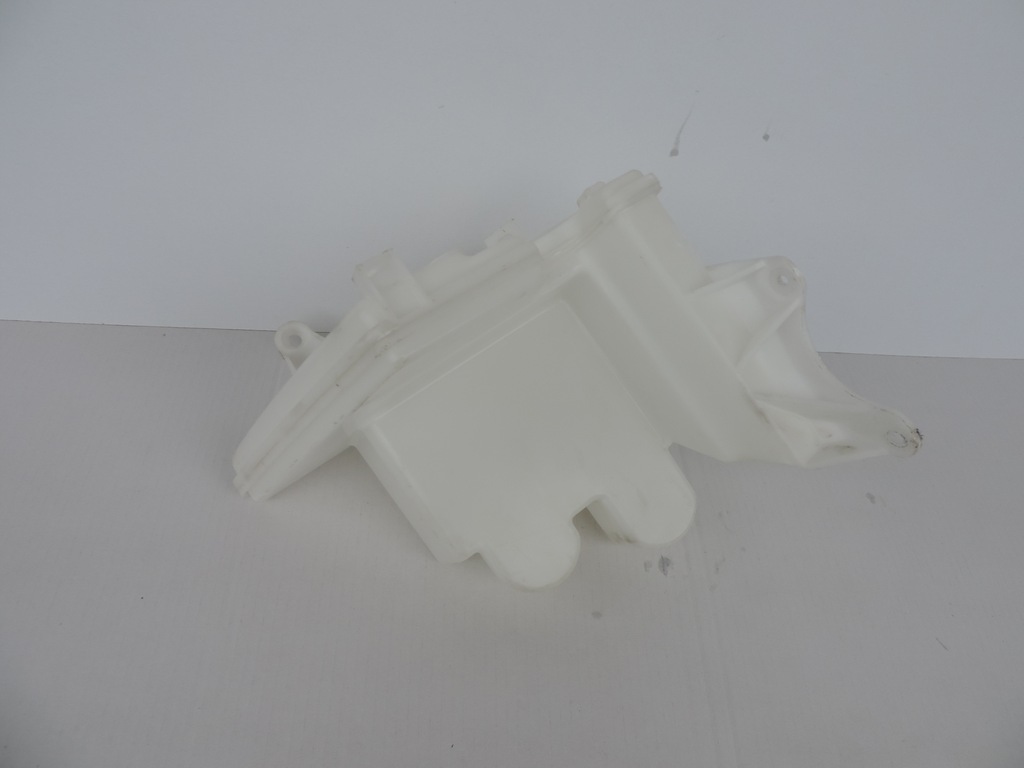 фото №6, Toyota auris 2012 2013 бак омивача