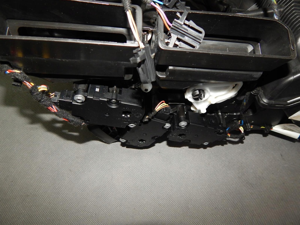 фото №4, Audi a8 l обігрівач задня 4h0820004c