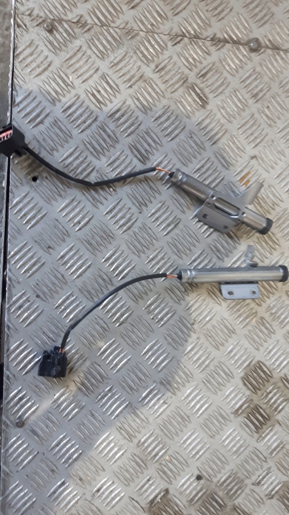 фото №1, Volvo s90 v90 патрон піротехнічний капот