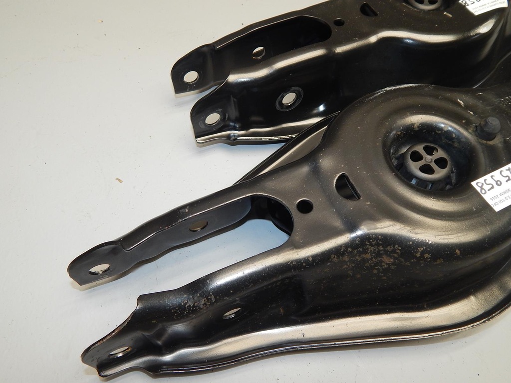 фото №4, Skoda superb 3v рычаг задняя 3q0505371c