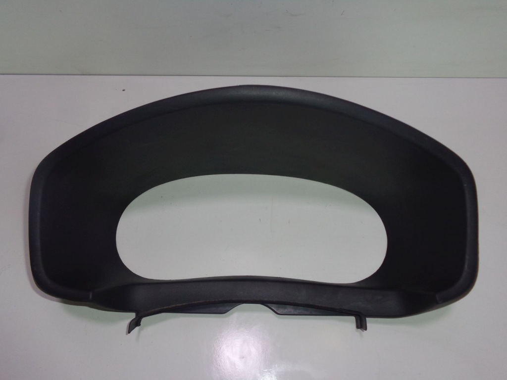 фото №1, Dacia logan ii 682408103r защита корпус спидометра