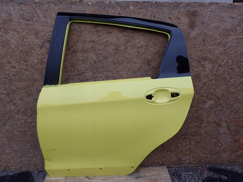 Купить Дверь левое задняя левое  задняя toyota yaris 3 3 рестайлинг