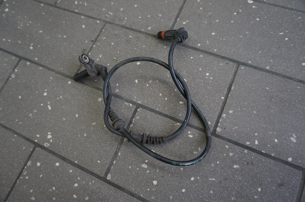 фото №1, Porsche 718 cayman 982 датчик abs правый перед